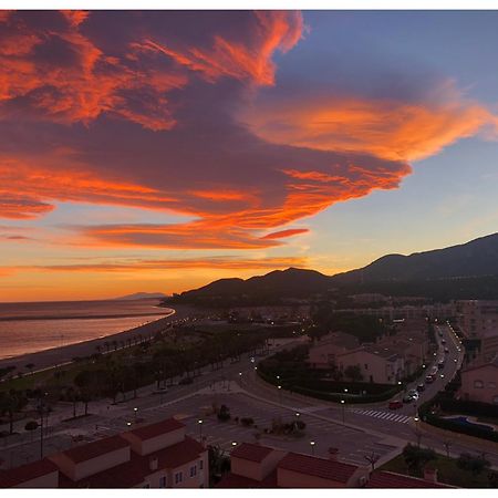 Apartamento Con Terraza, Vistas Playa Y Montana Оспиталет де л'Инфант Екстериор снимка