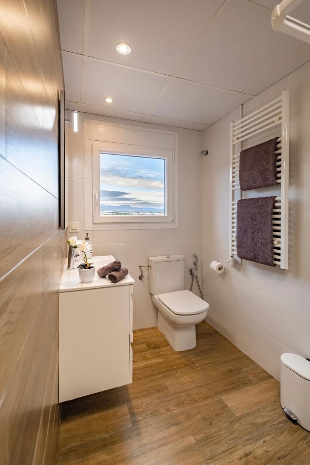 Apartamento Con Terraza, Vistas Playa Y Montana Оспиталет де л'Инфант Екстериор снимка