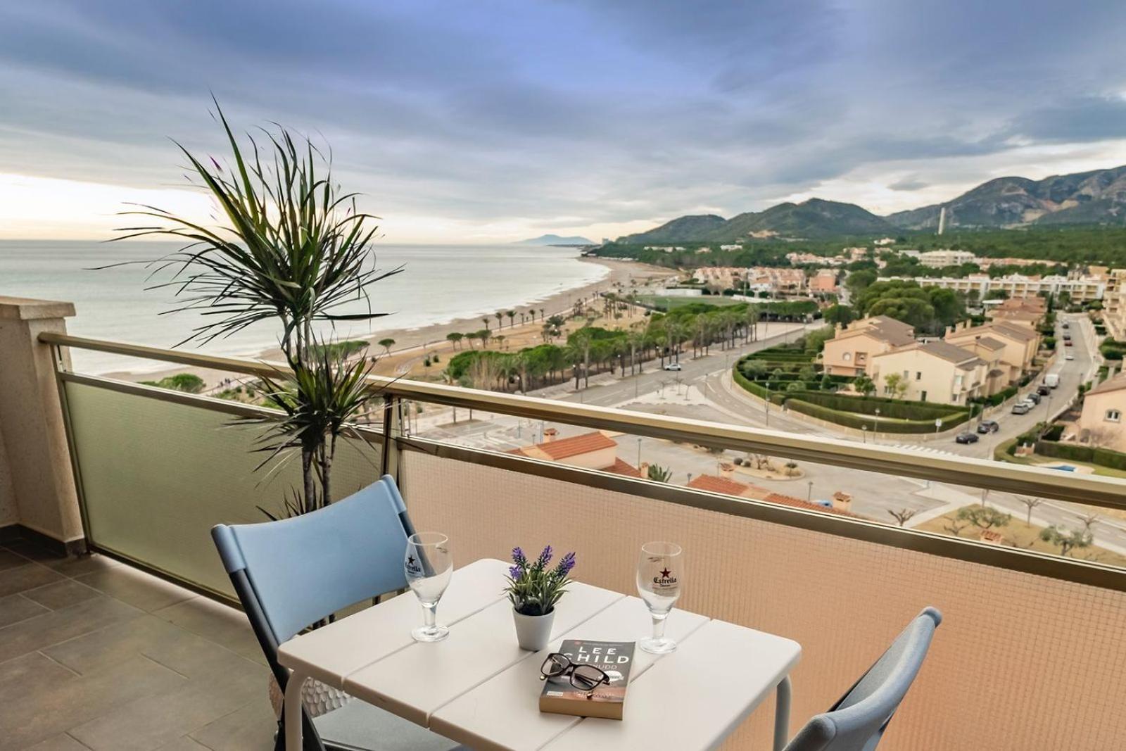 Apartamento Con Terraza, Vistas Playa Y Montana Оспиталет де л'Инфант Екстериор снимка