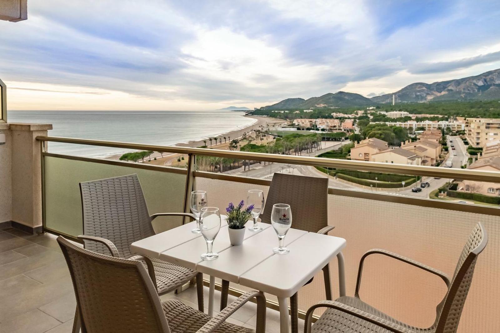 Apartamento Con Terraza, Vistas Playa Y Montana Оспиталет де л'Инфант Екстериор снимка
