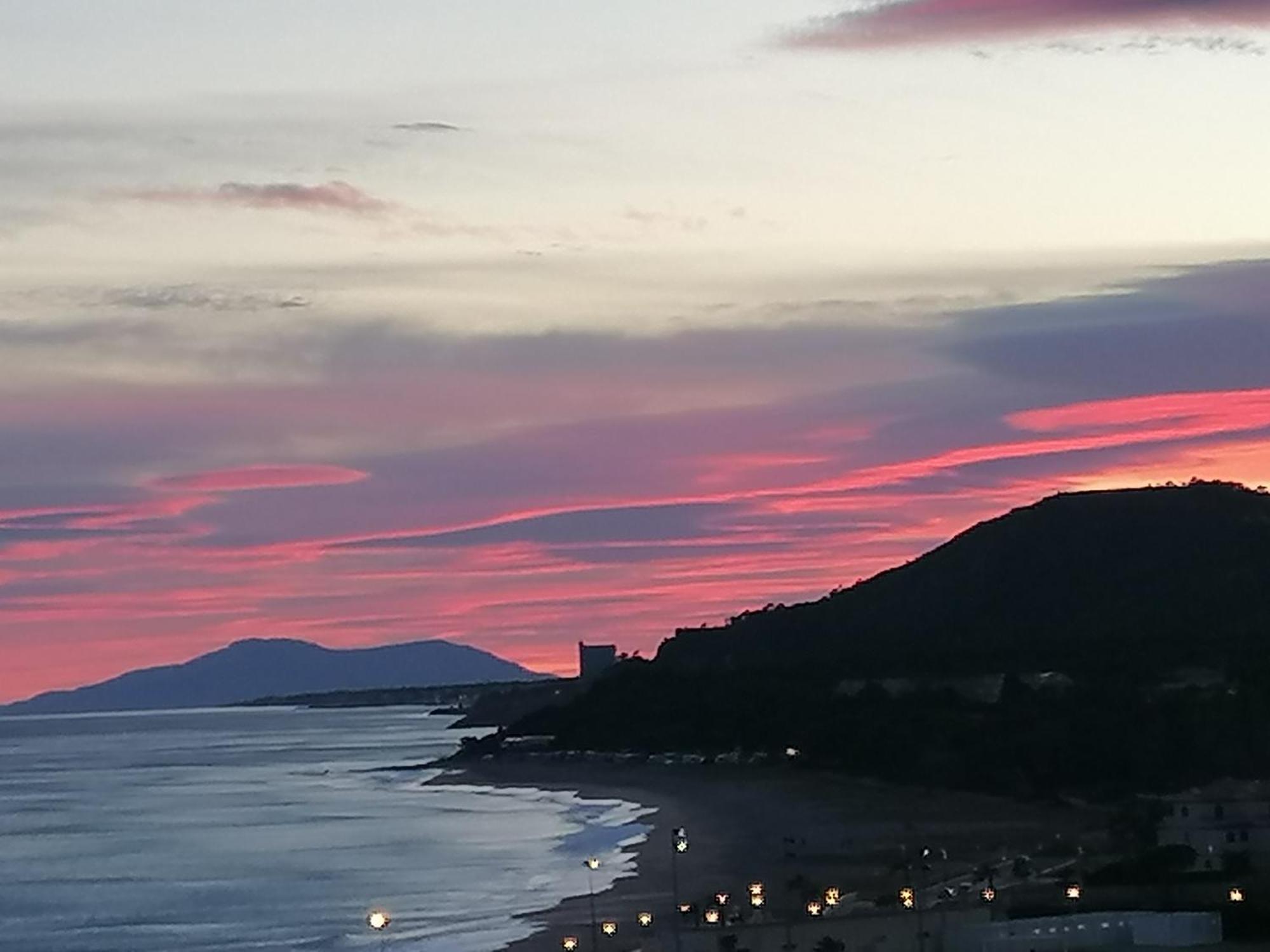 Apartamento Con Terraza, Vistas Playa Y Montana Оспиталет де л'Инфант Екстериор снимка