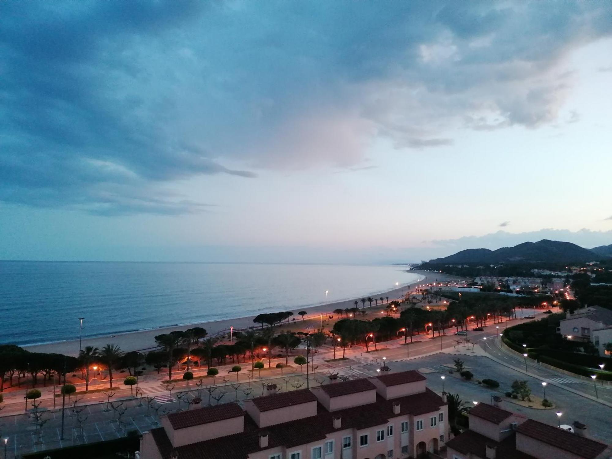 Apartamento Con Terraza, Vistas Playa Y Montana Оспиталет де л'Инфант Екстериор снимка